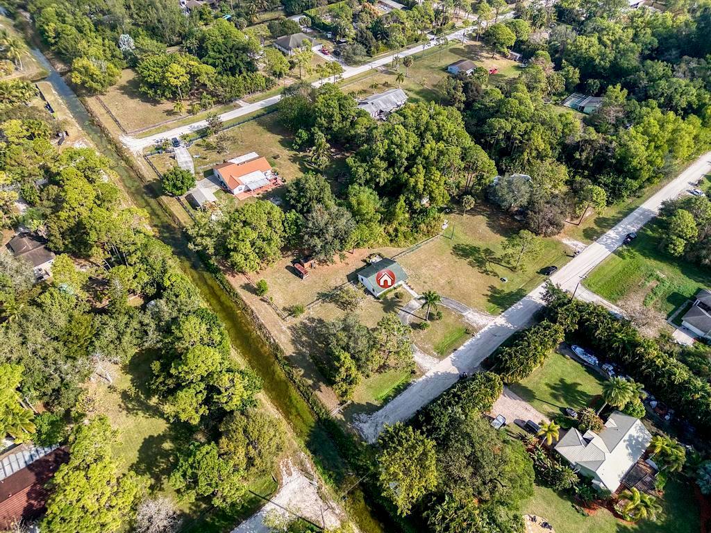 THE ACREAGE, UNINCORPORATED - Residential