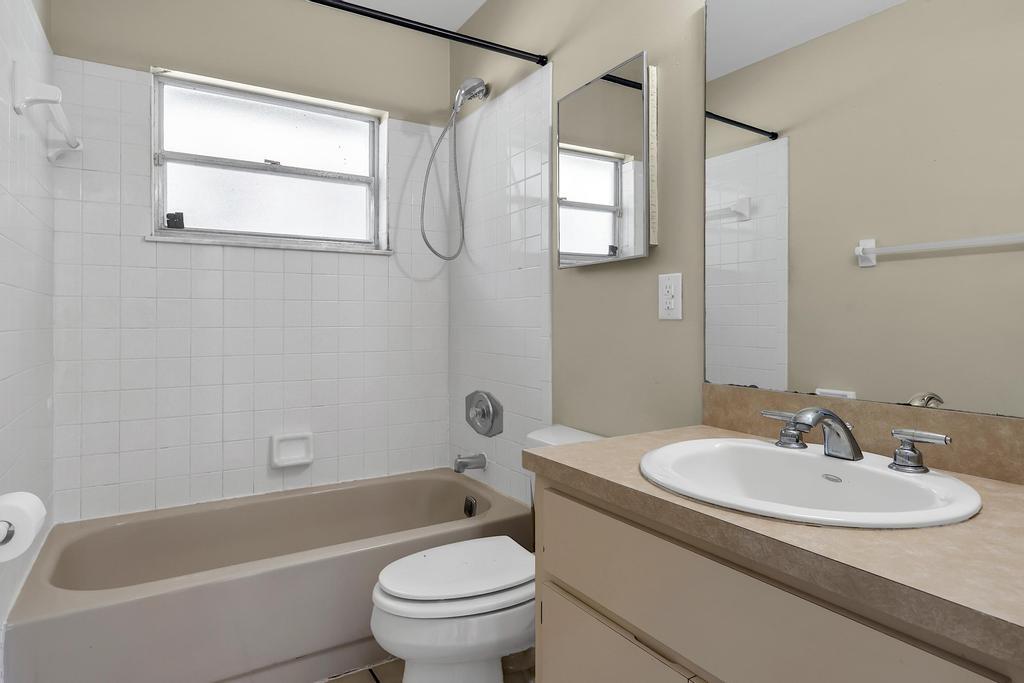 THE ACREAGE, UNINCORPORATED - Residential