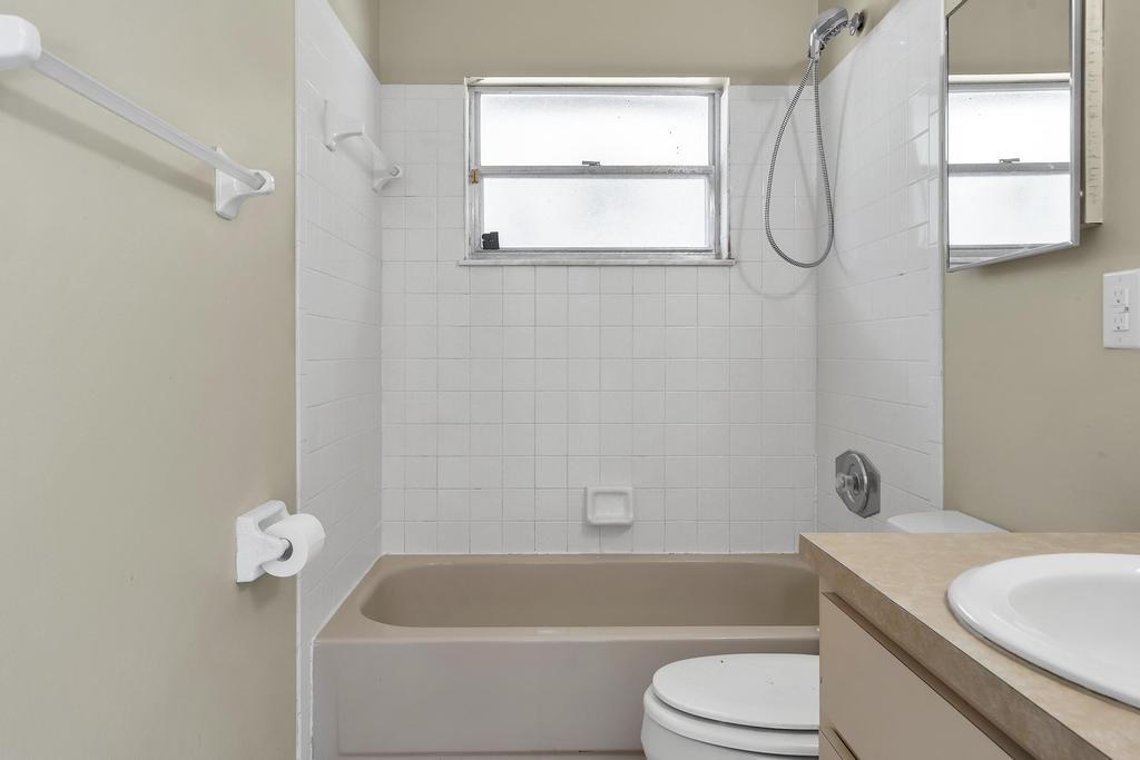 THE ACREAGE, UNINCORPORATED - Residential