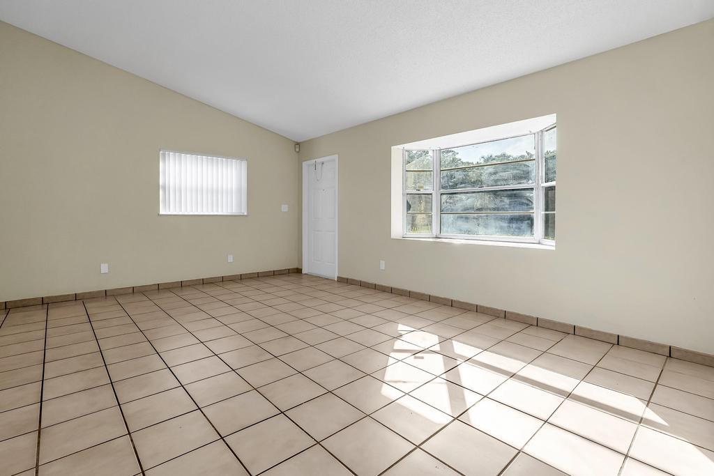 THE ACREAGE, UNINCORPORATED - Residential