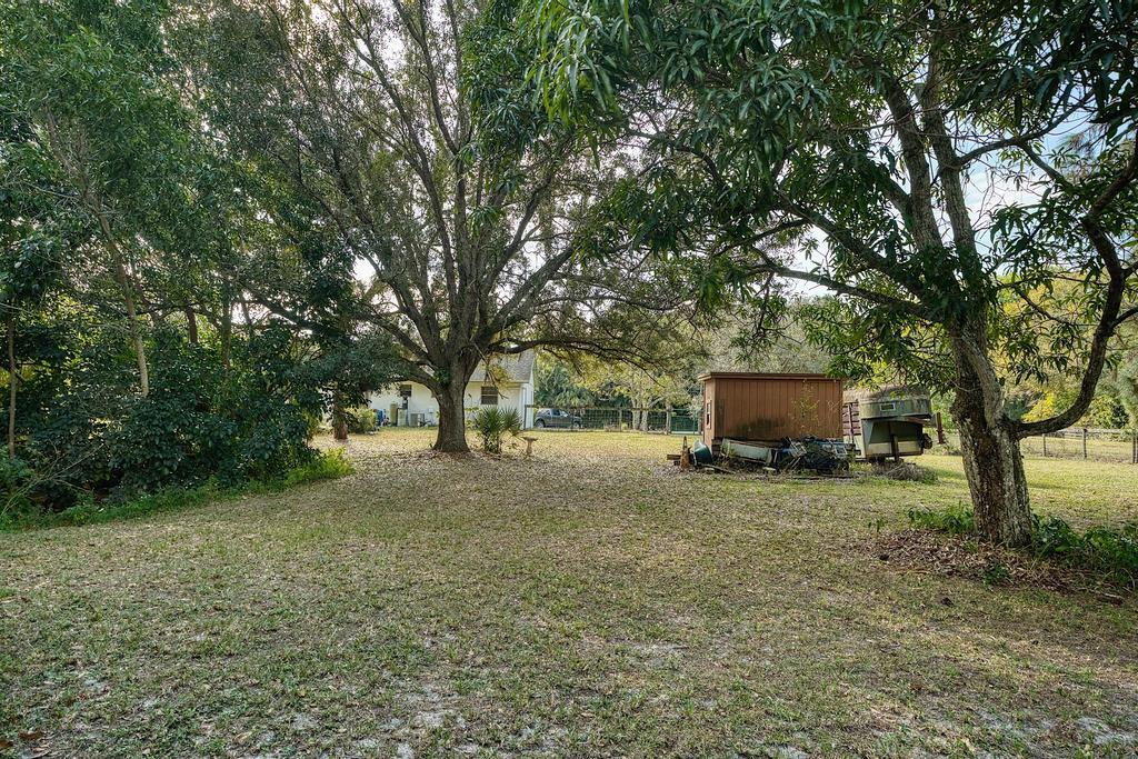 THE ACREAGE, UNINCORPORATED - Residential