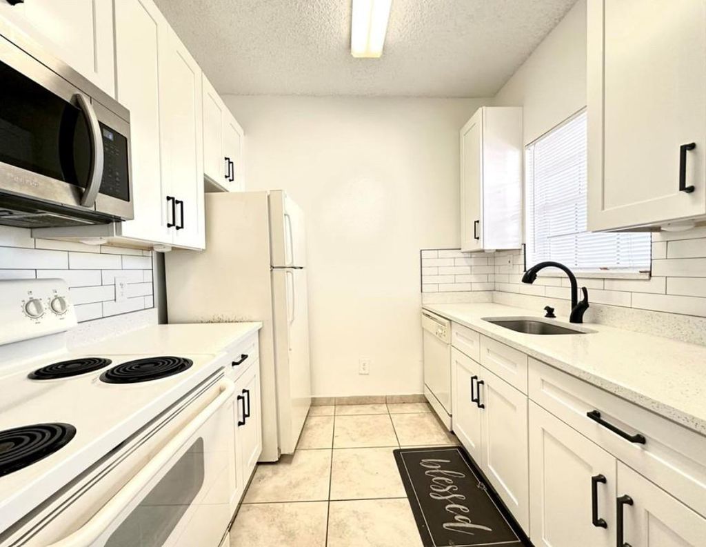 Photo of 751 Cypress Lane #k, Pompano Beach, FL 33064 (MLS # F10516062)