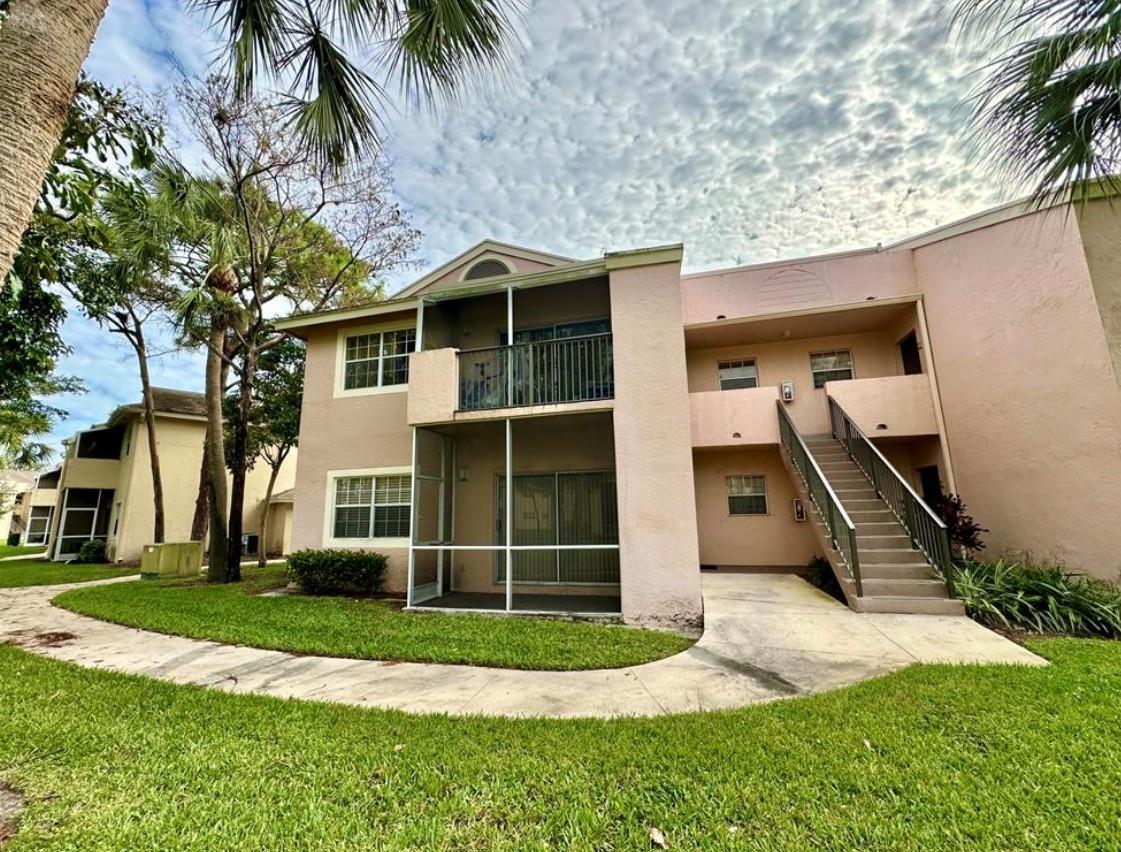 BEAUTIFUL & UPDATED 1 BEDROOM / 1 BATH Apartment close to major highways. Unit features UPDATED kitchen, laminate wood floors throughout, tons of natural light, and SPACIOUS bedroom and bathroom. Unit also features washer/dryer inside the unit. Rent includes Water, Sewer, Trash AND BASIC Cable and Internet. Enjoy your morning coffee or Tea in your private screened in patio. Enjoy the clubhouse and community pool in hot summer months. 1 dog or cat under 25# ok - NON AGREESIVE BREEDS. ONE PARKING SPOT ONLY.