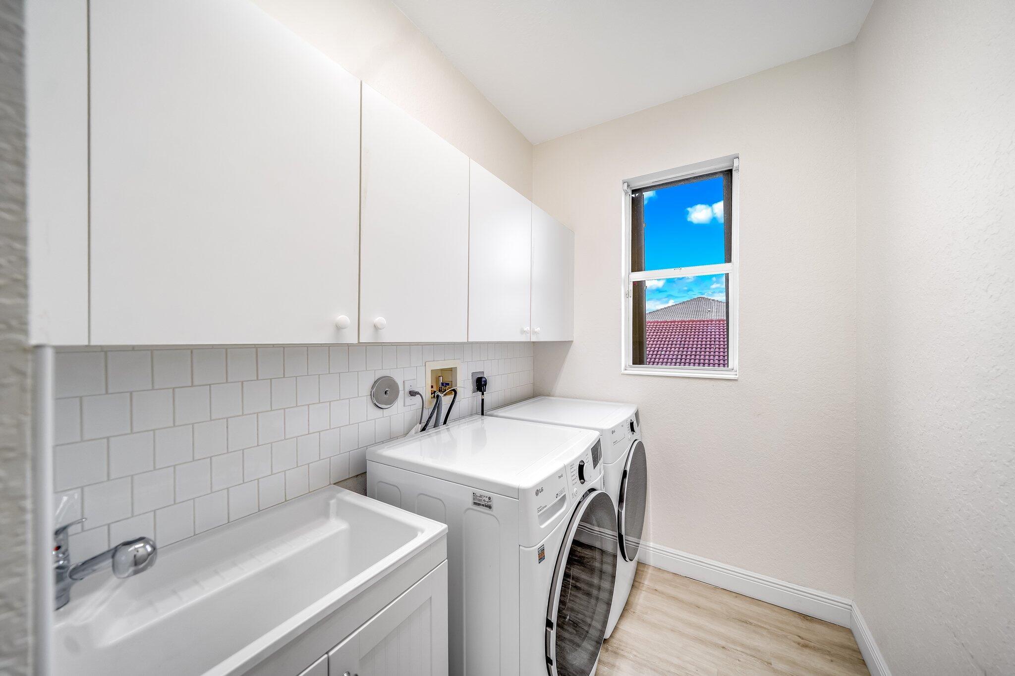 NEWPORT ISLES-PORTOFINO I - Residential