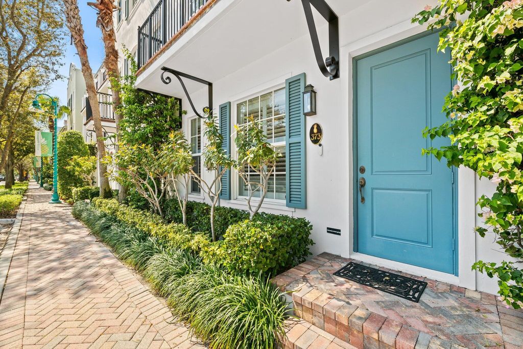 Photo of 373 E Cannery Row Circle, Delray Beach, FL 33444 (MLS # R11091029)