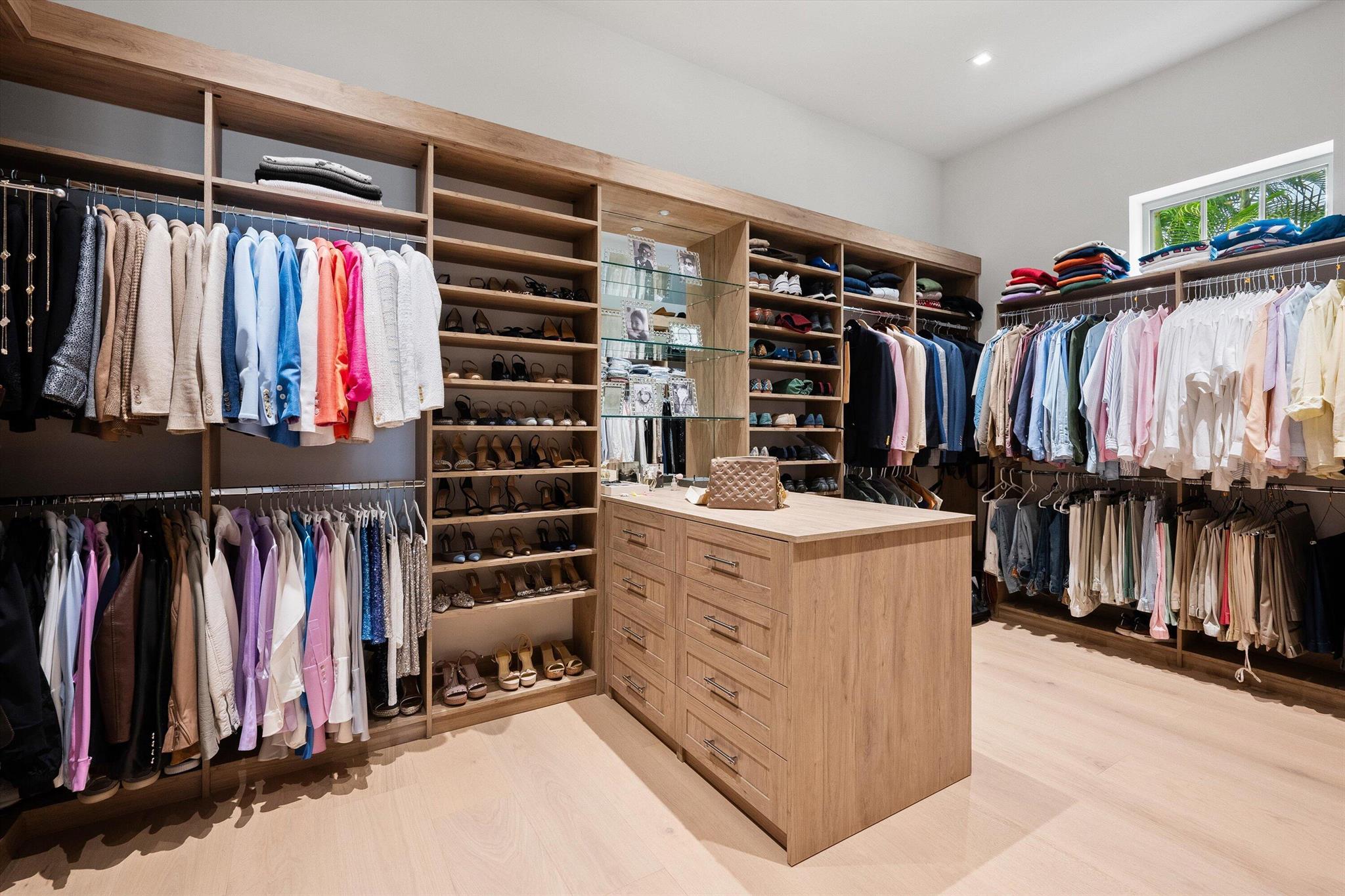 MIRAMAR SHORES IN - Residential