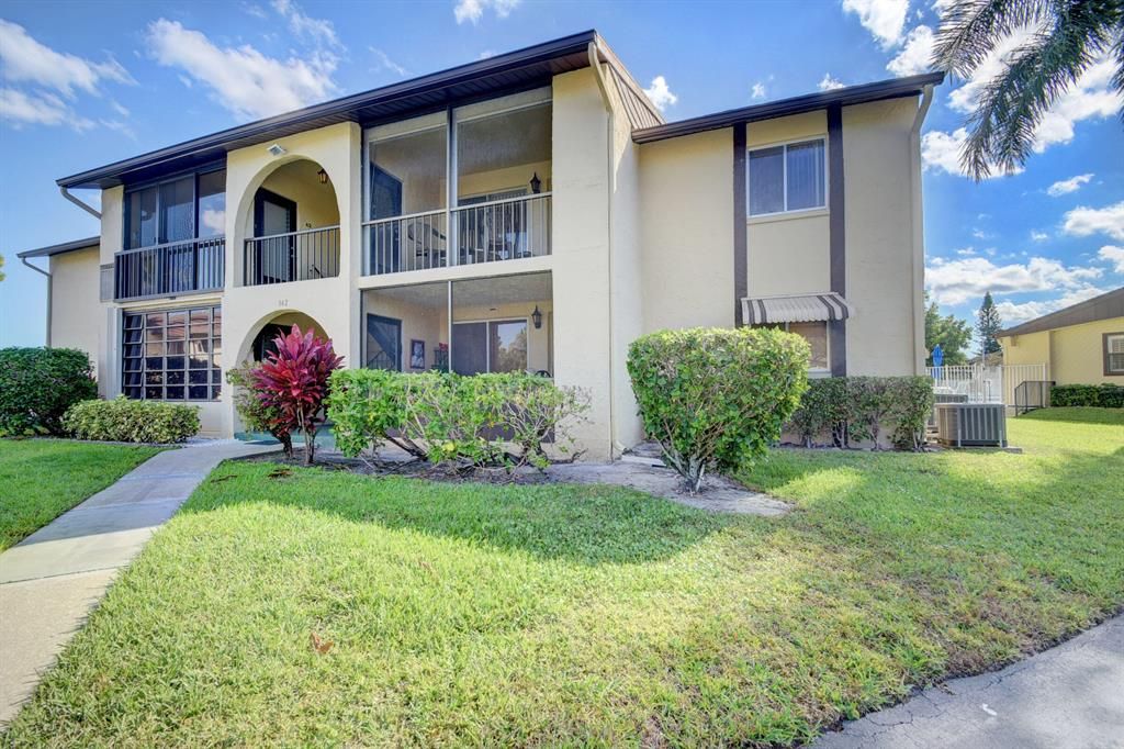 Photo of 342 Pine Ridge Circle Cir #D-2, Green Acres, FL 33463 (MLS # R10761565)