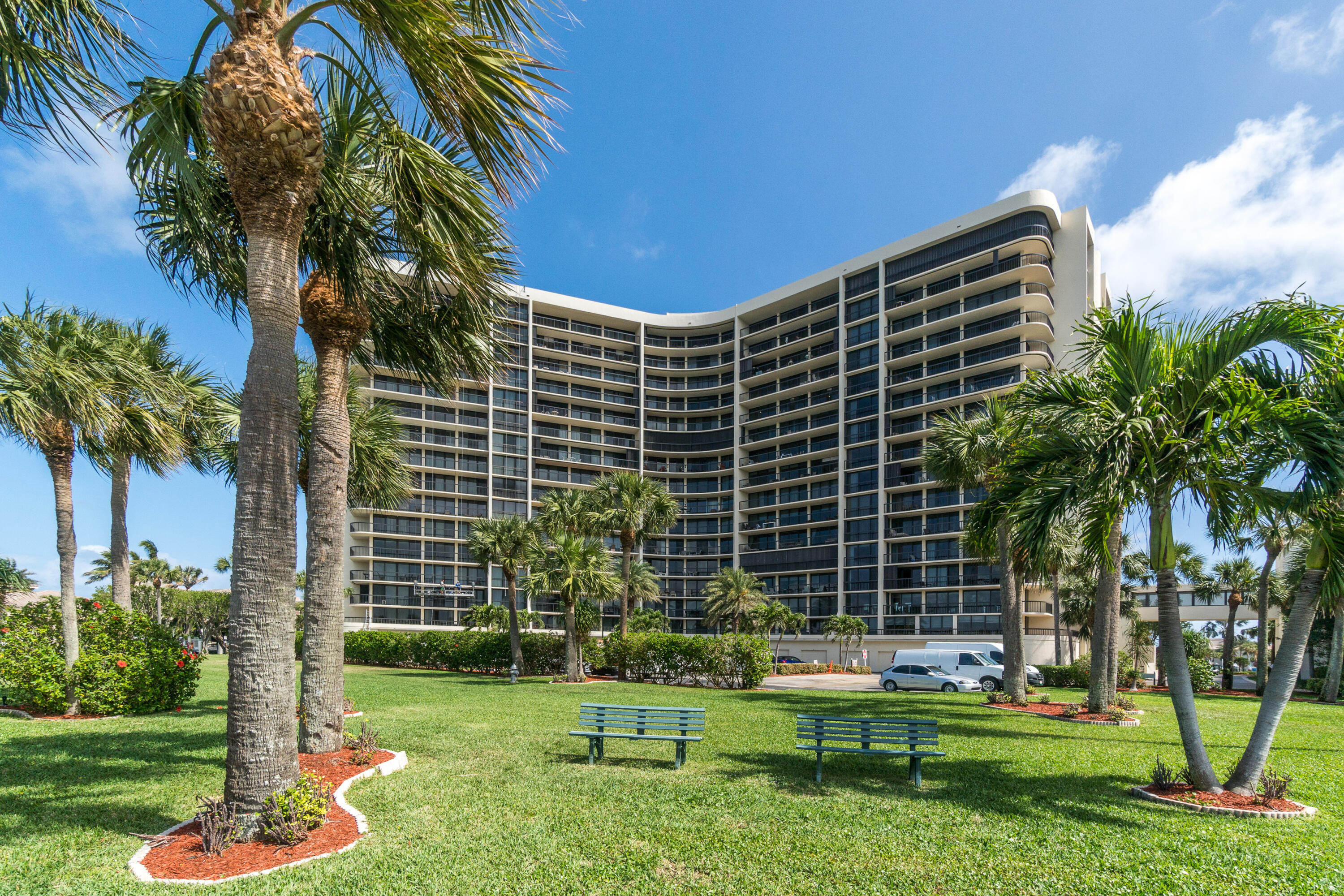BRAEMAR ISLE CONDO - Residential