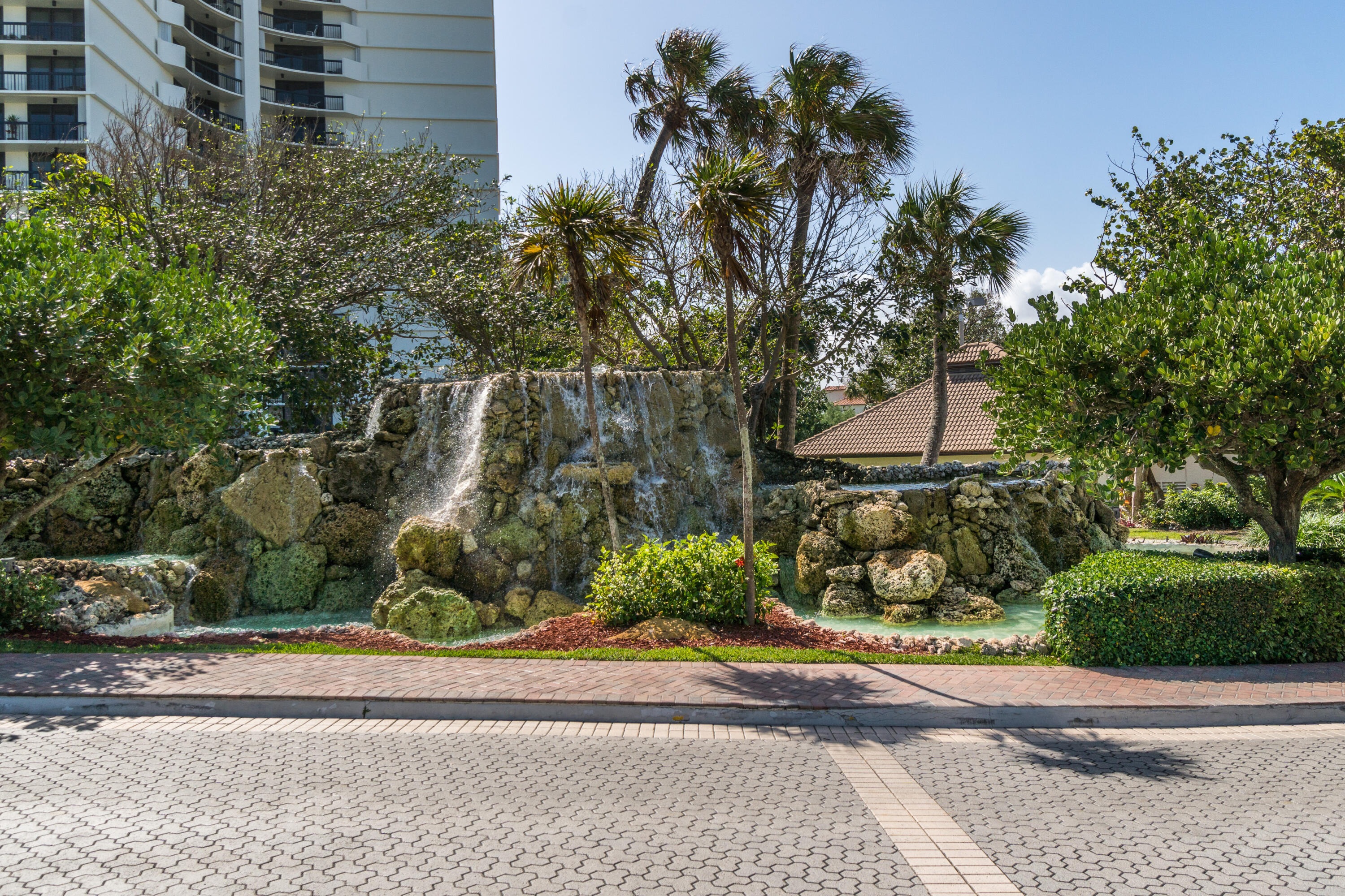 BRAEMAR ISLE CONDO - Residential