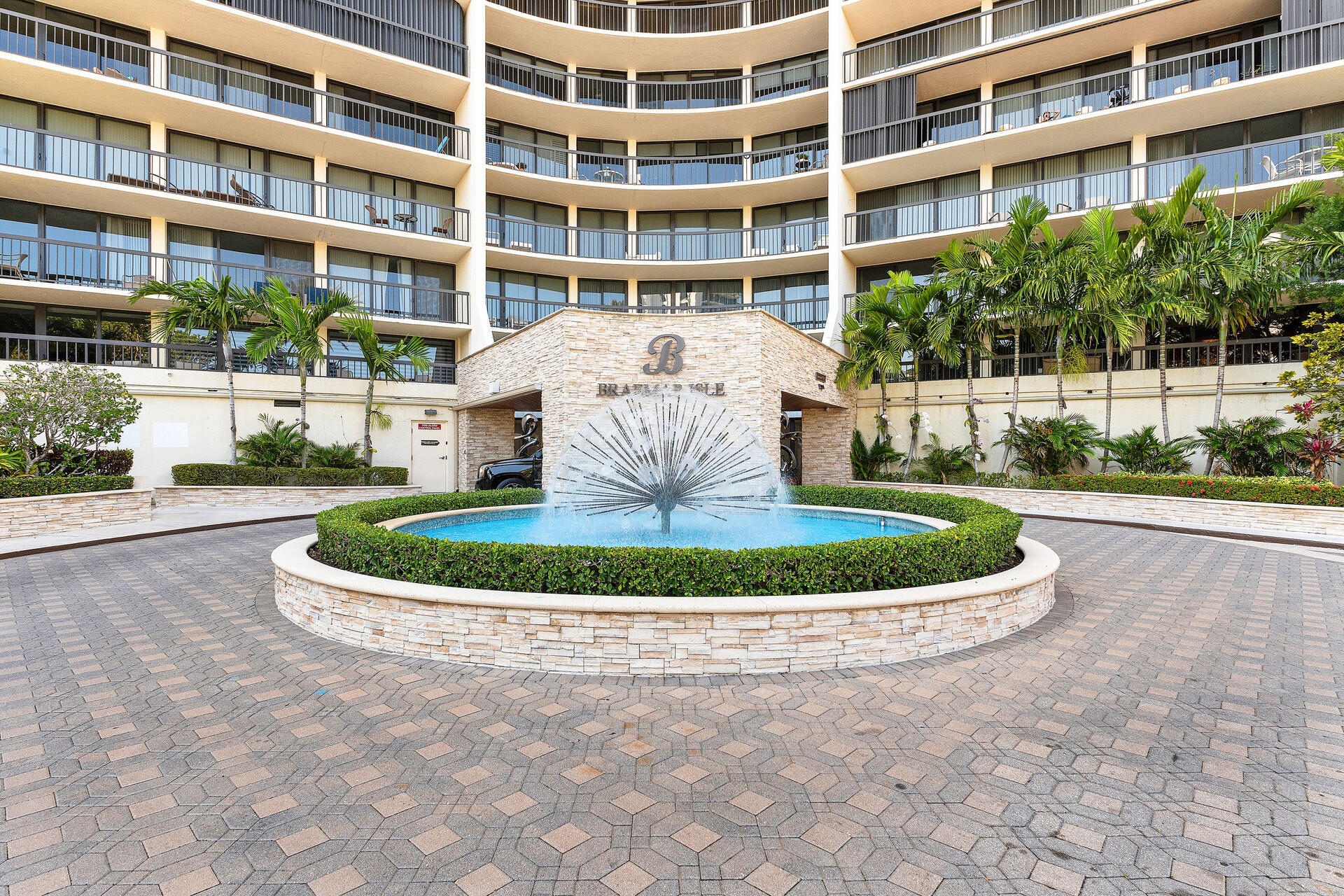 BRAEMAR ISLE CONDO - Residential