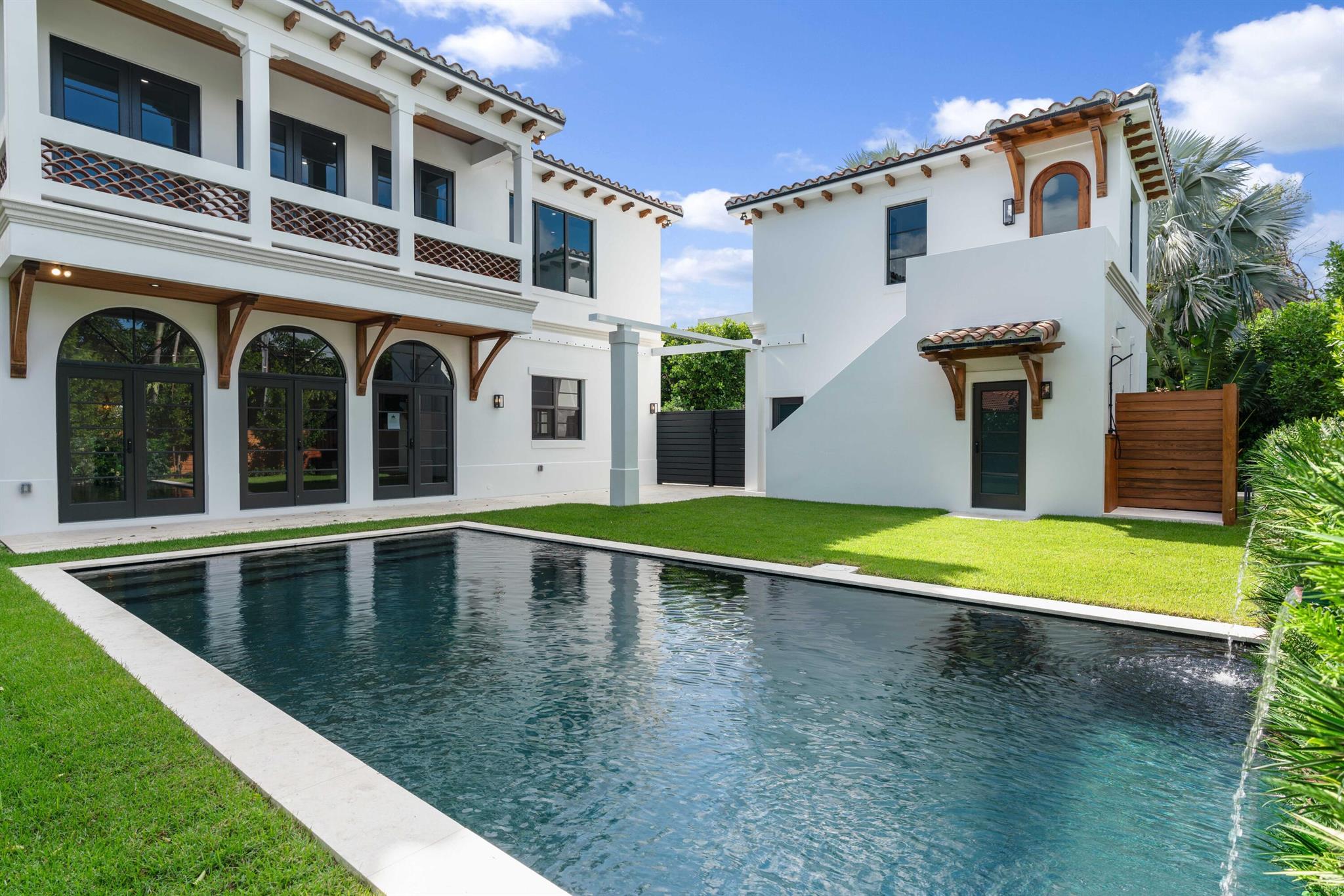 PERSHING PARK LAKE ADD - Residential