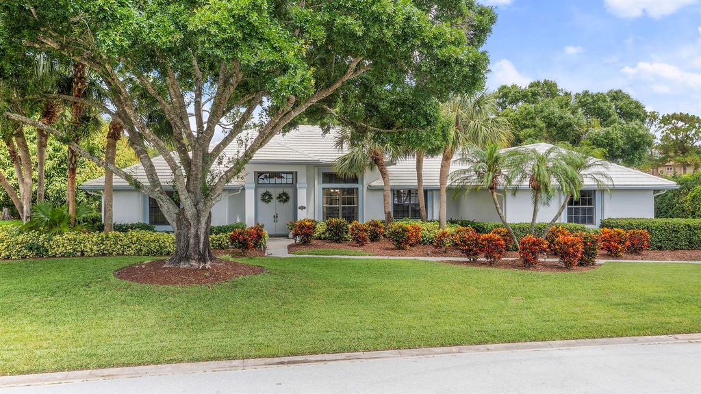 Photo of 756 SW Pelican Cove, Port Saint Lucie, FL 34986 (MLS # R11094726)