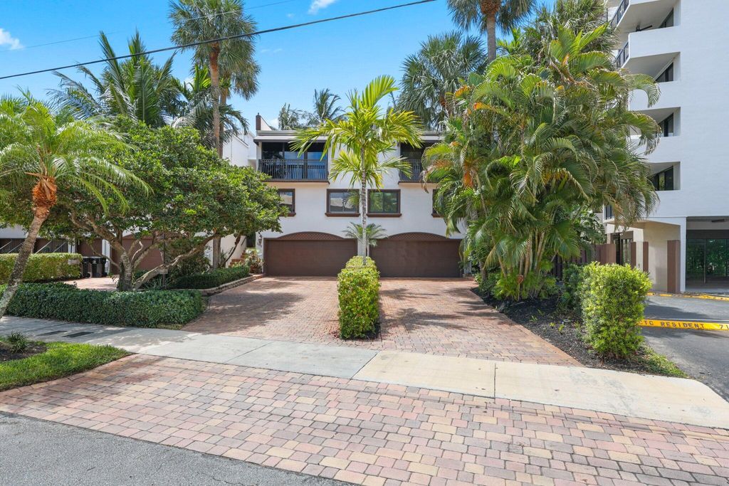 Photo of 3010 NE 49th Street #7, Fort Lauderdale, FL 33308 (MLS # B26031795)