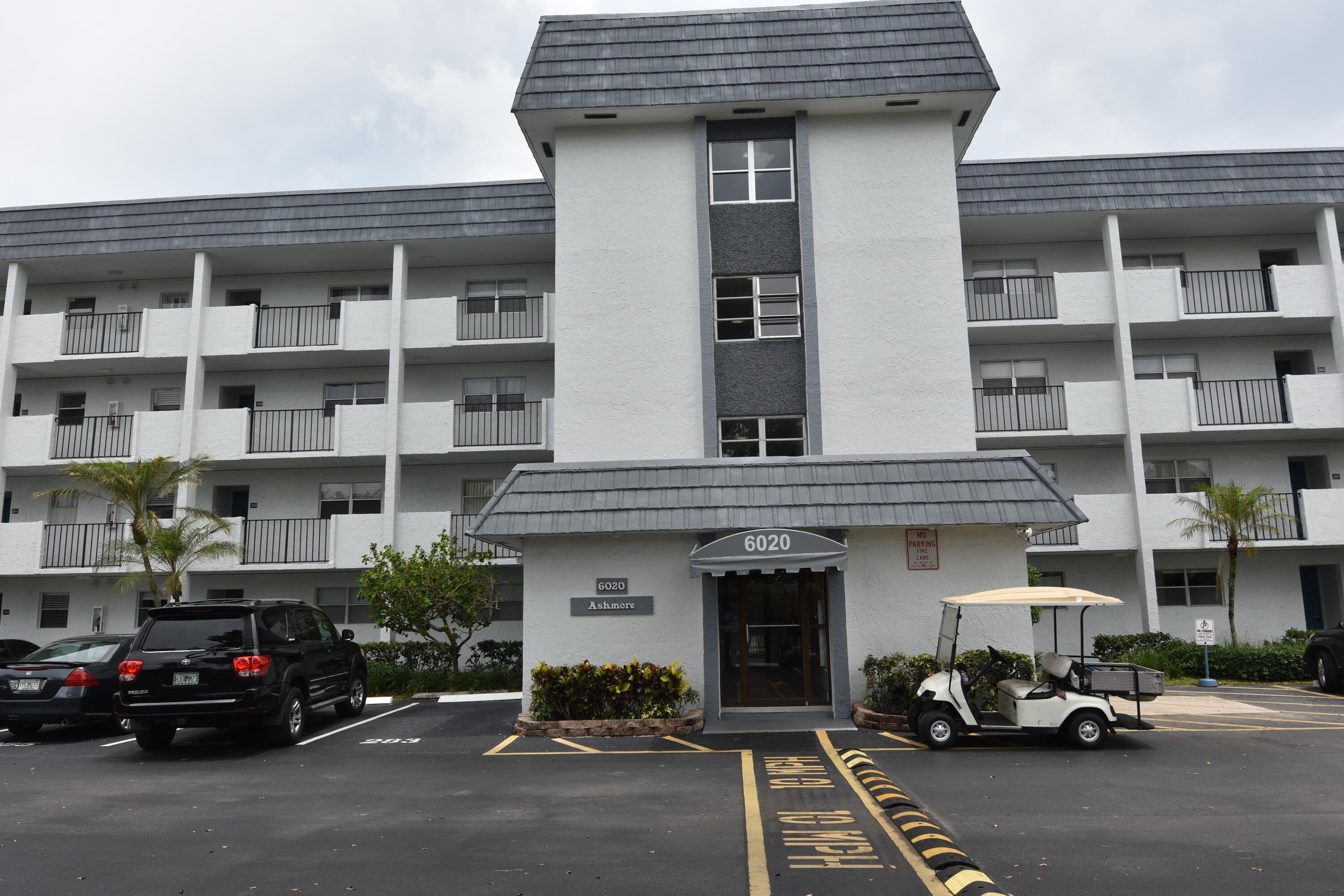 6020 NW 44th Street 304, Lauderhill FL 33319
