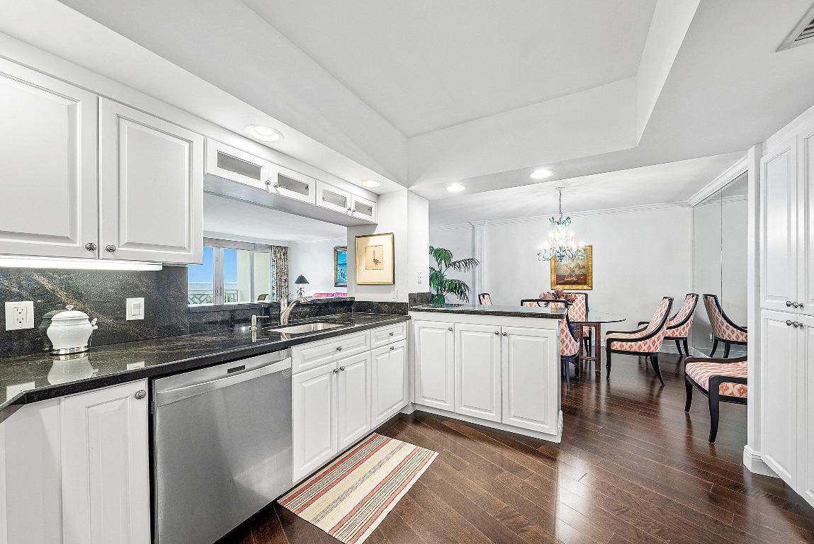 BANYAN HOUSE CONDO - Residential