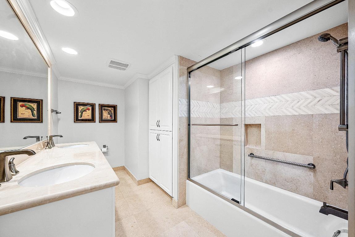 BANYAN HOUSE CONDO - Residential