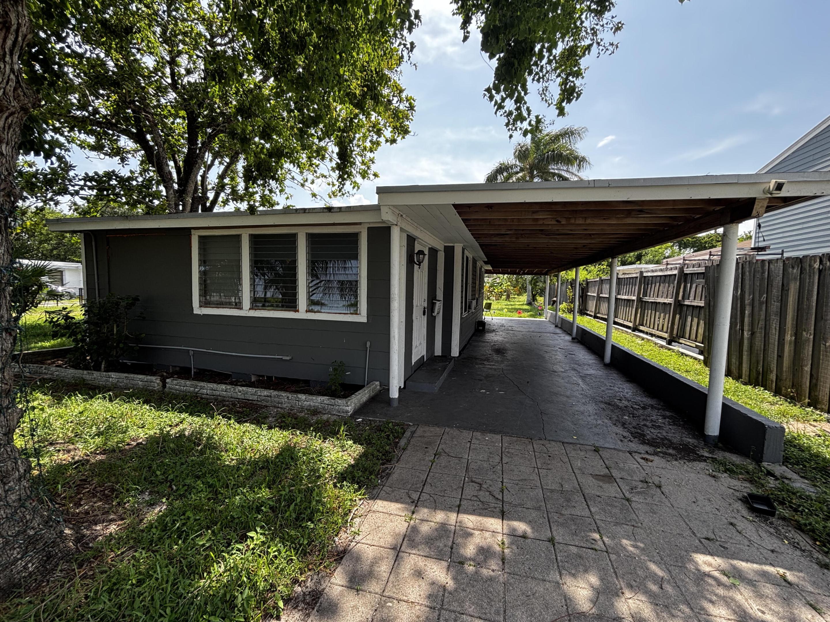 301 FLEMING Avenue