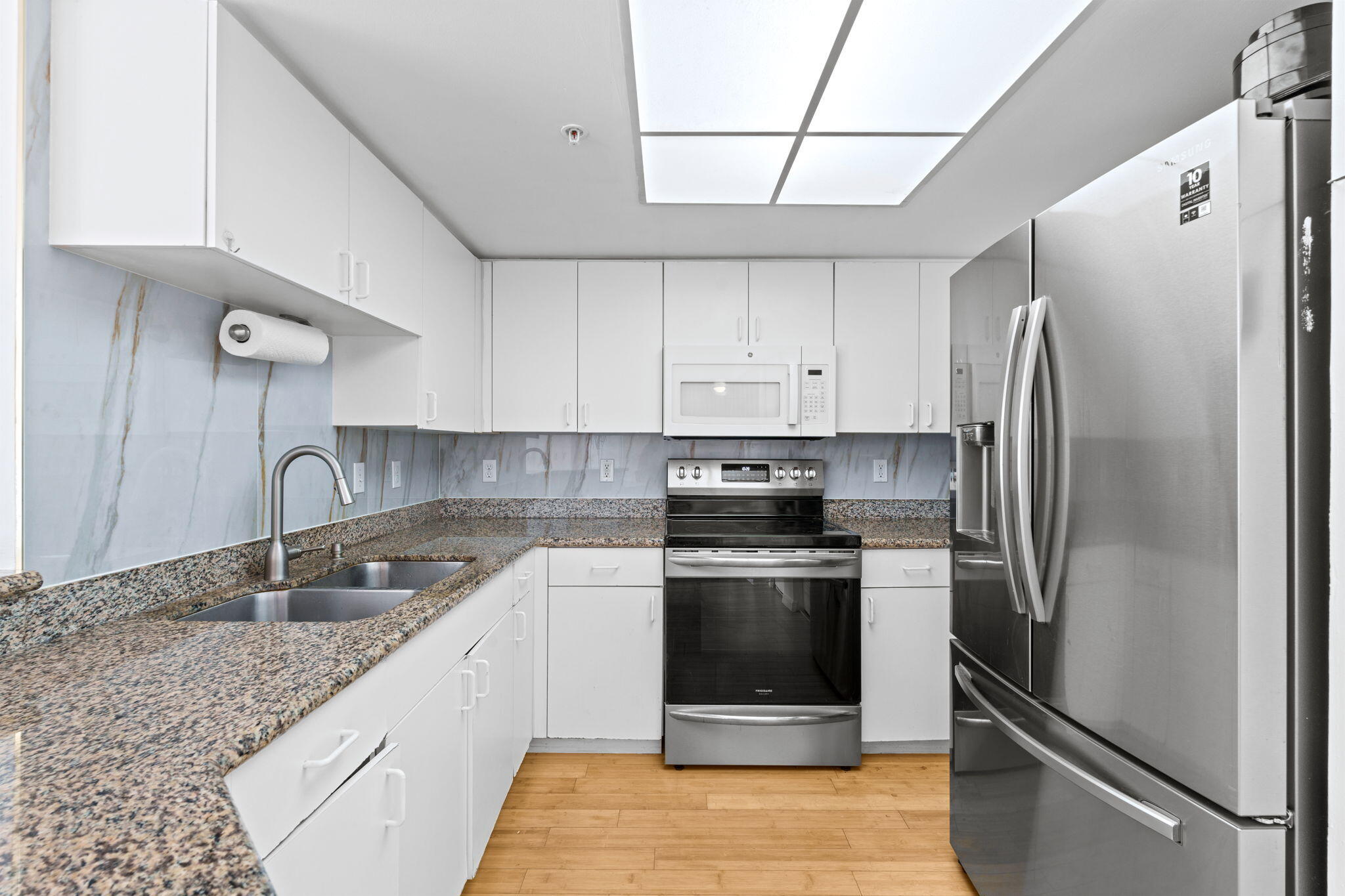 GRAND VIEW AT CRESTWOOD CONDO - Residential