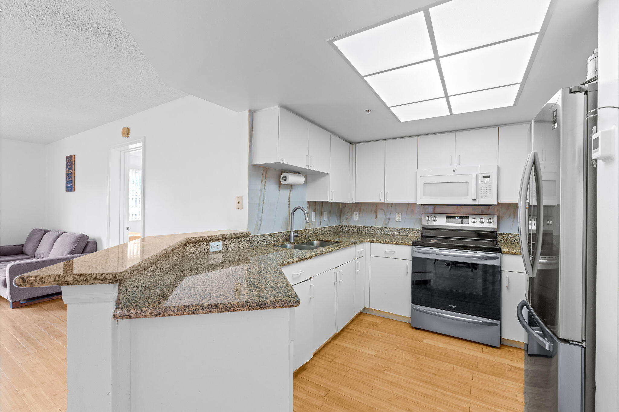 GRAND VIEW AT CRESTWOOD CONDO - Residential