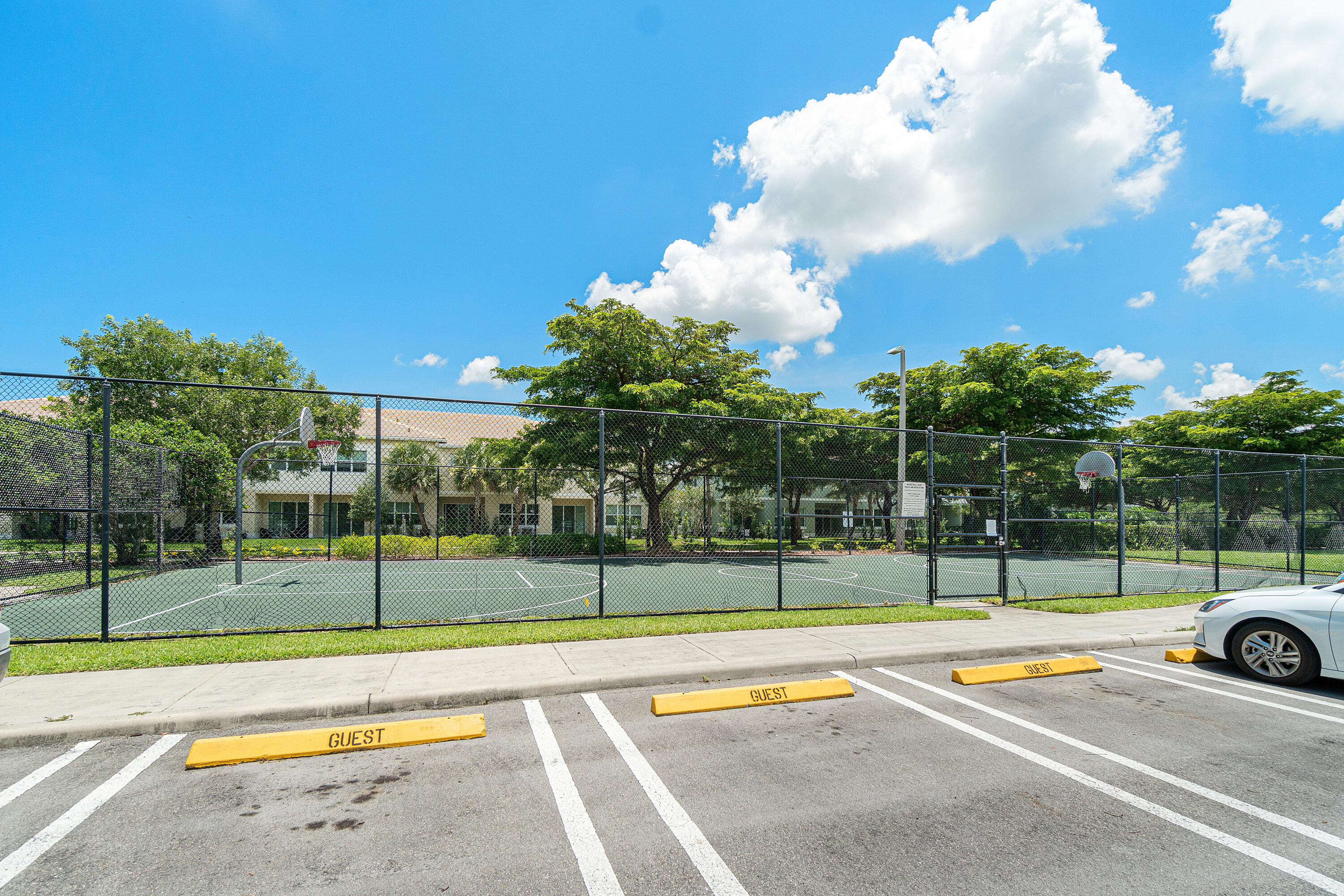 GRAND VIEW AT CRESTWOOD CONDO - Residential