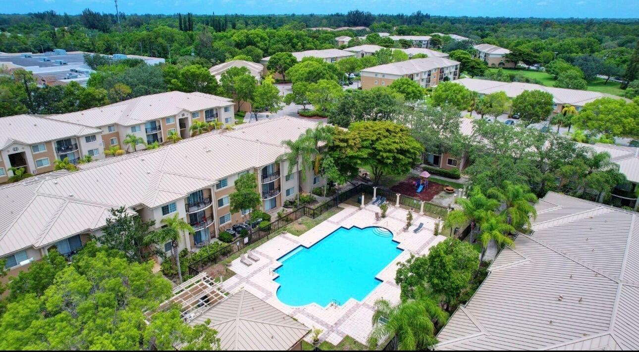 GRAND VIEW AT CRESTWOOD CONDO - Residential