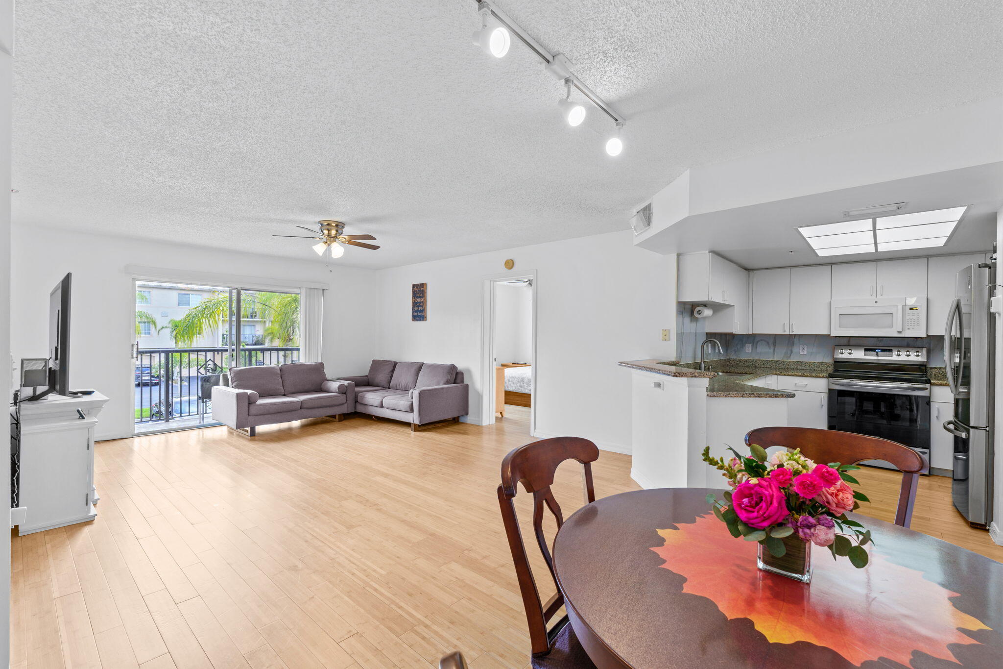 GRAND VIEW AT CRESTWOOD CONDO - Residential