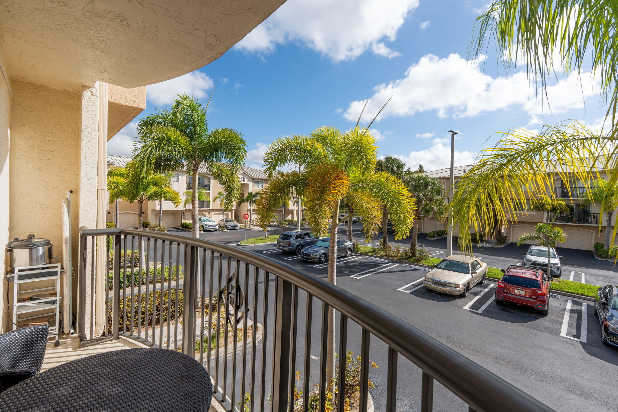 GRAND VIEW AT CRESTWOOD CONDO - Residential