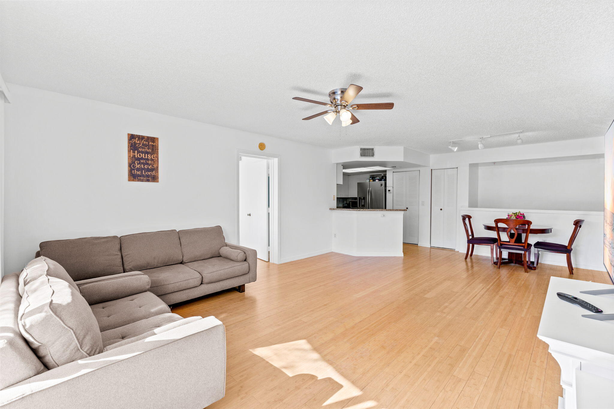 GRAND VIEW AT CRESTWOOD CONDO - Residential