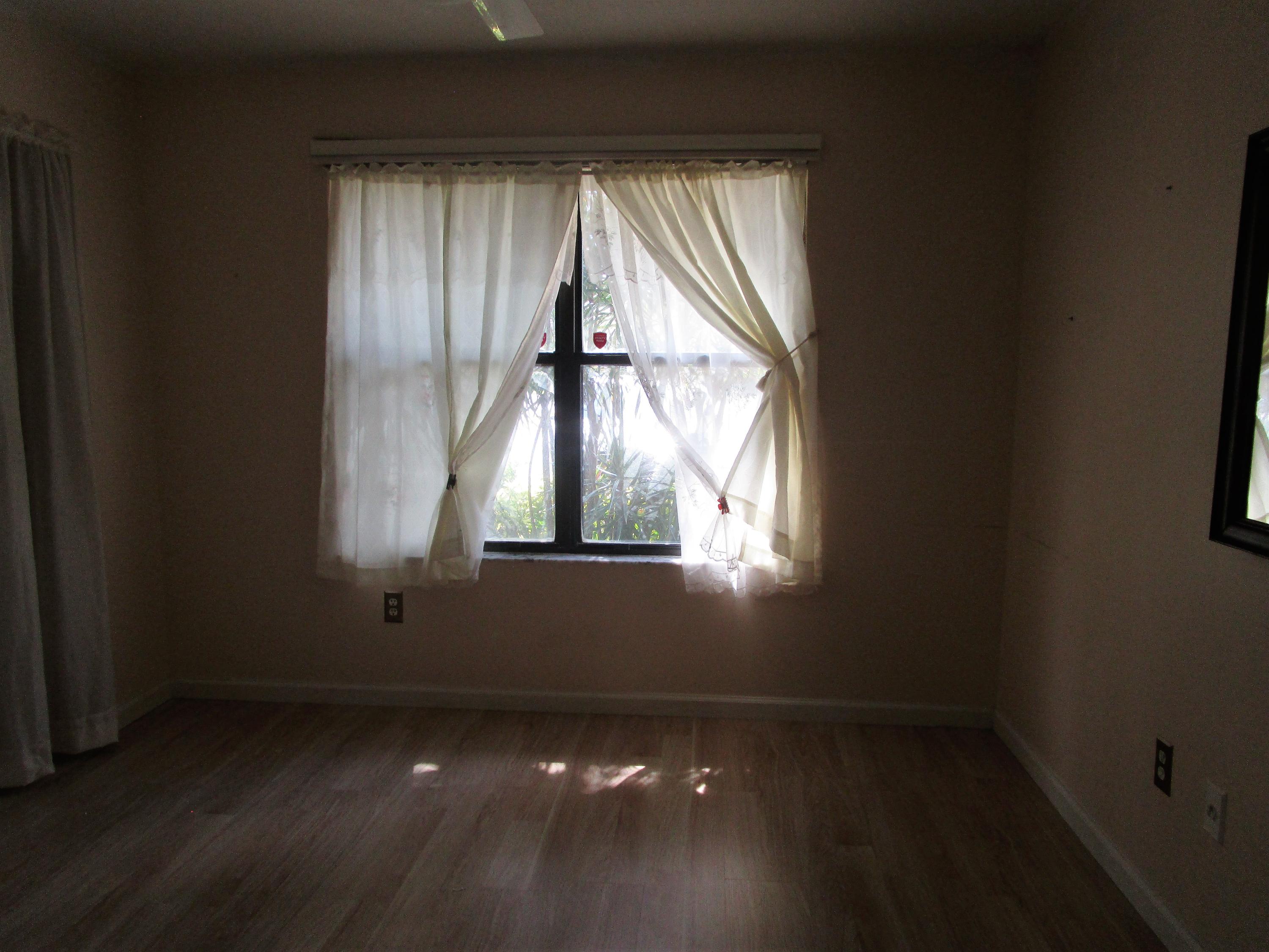 STRATHMORE GATE I UNIT ONE - Residential