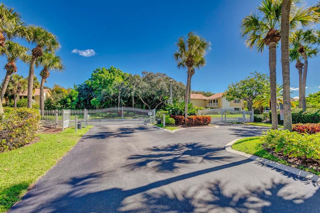 Photo of 246 Seabreeze Circle, Jupiter, FL 33477 (MLS # R10943352)