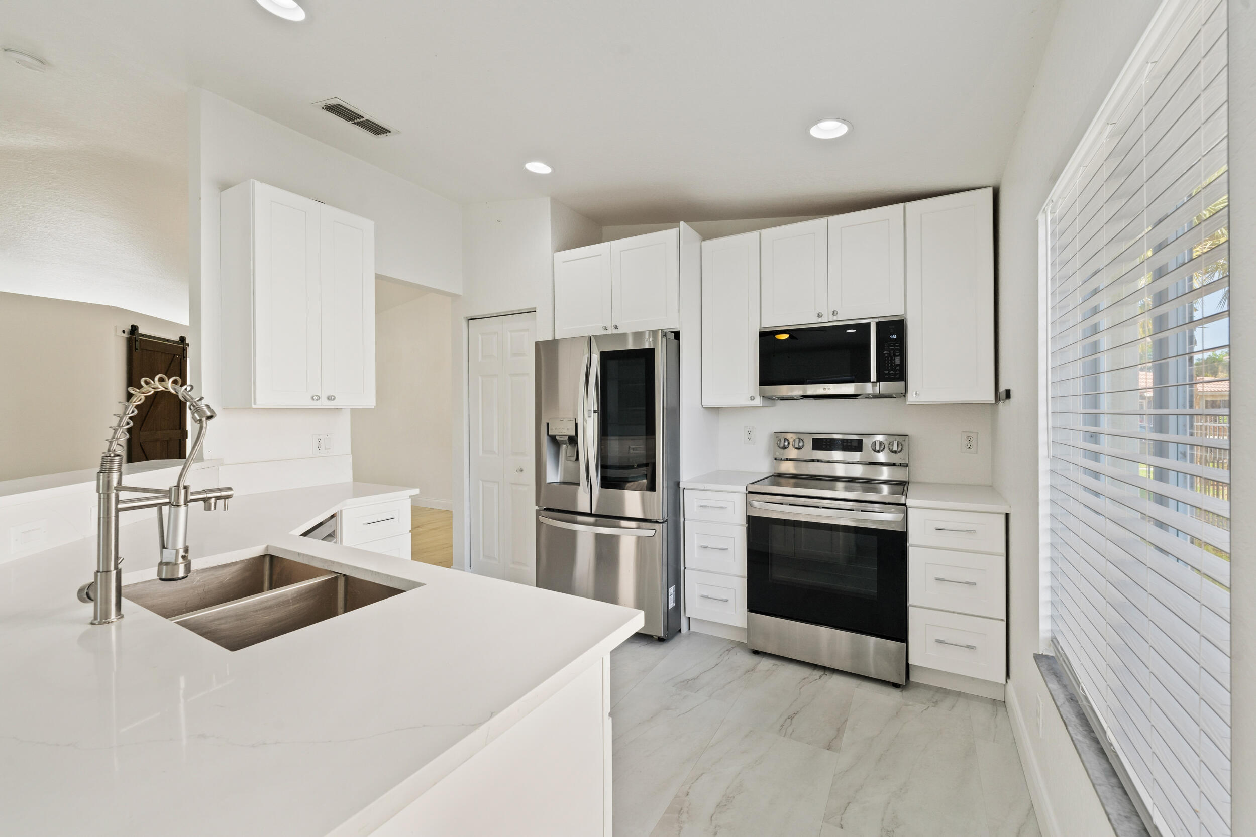 FIRST REPLAT OF PORTOFINO ISLES - Residential