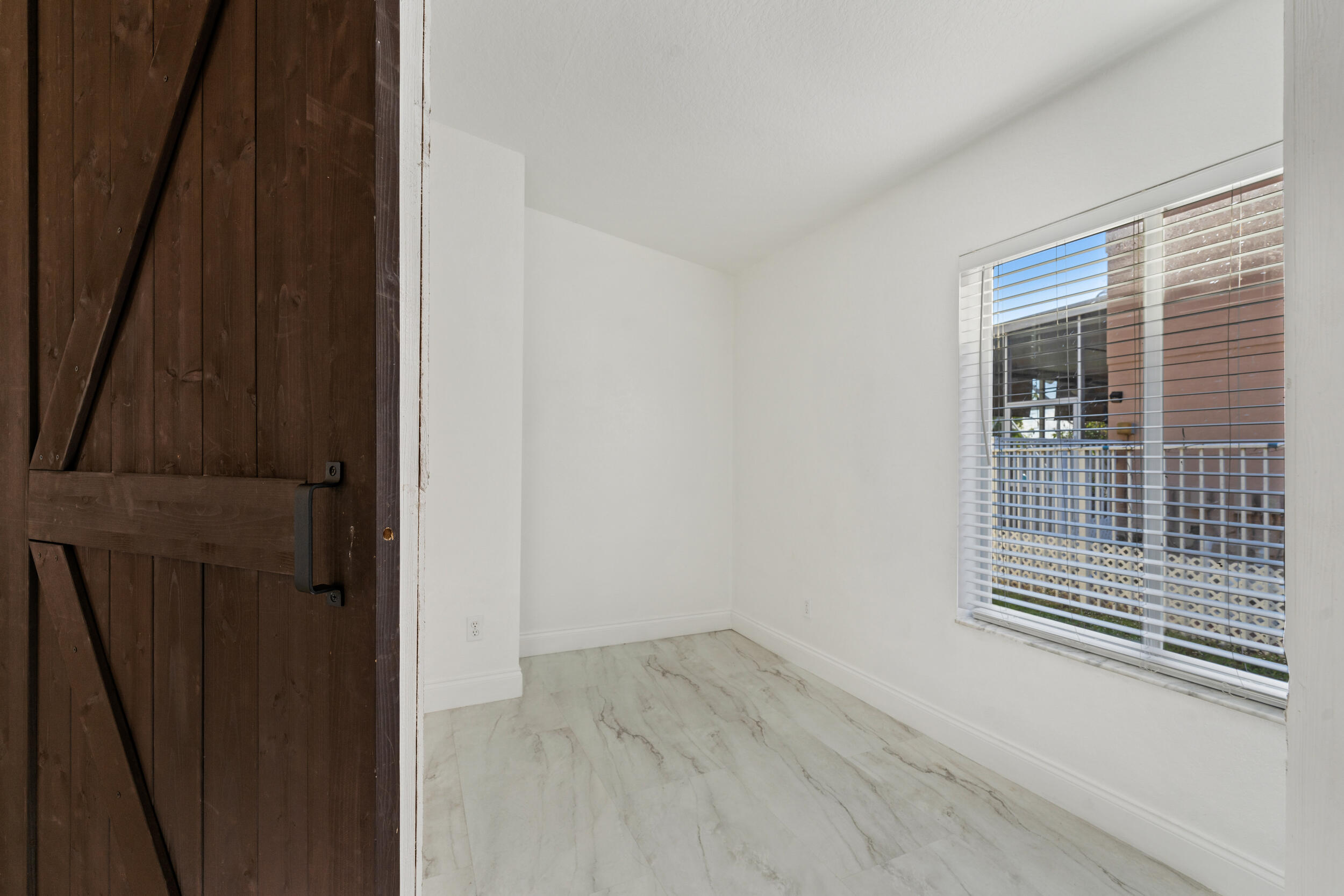 FIRST REPLAT OF PORTOFINO ISLES - Residential