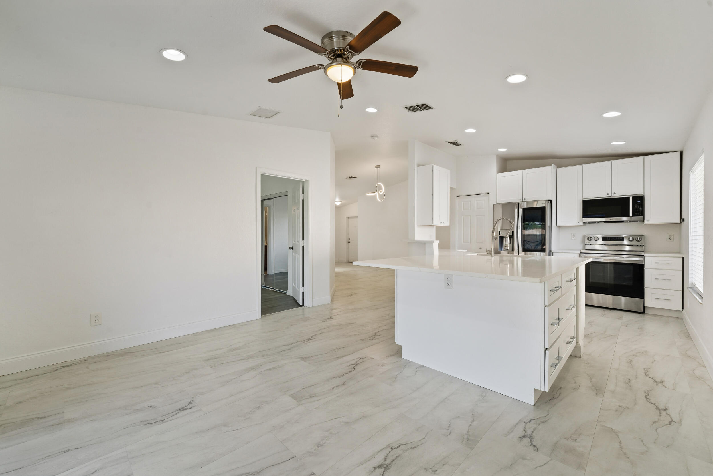 FIRST REPLAT OF PORTOFINO ISLES - Residential