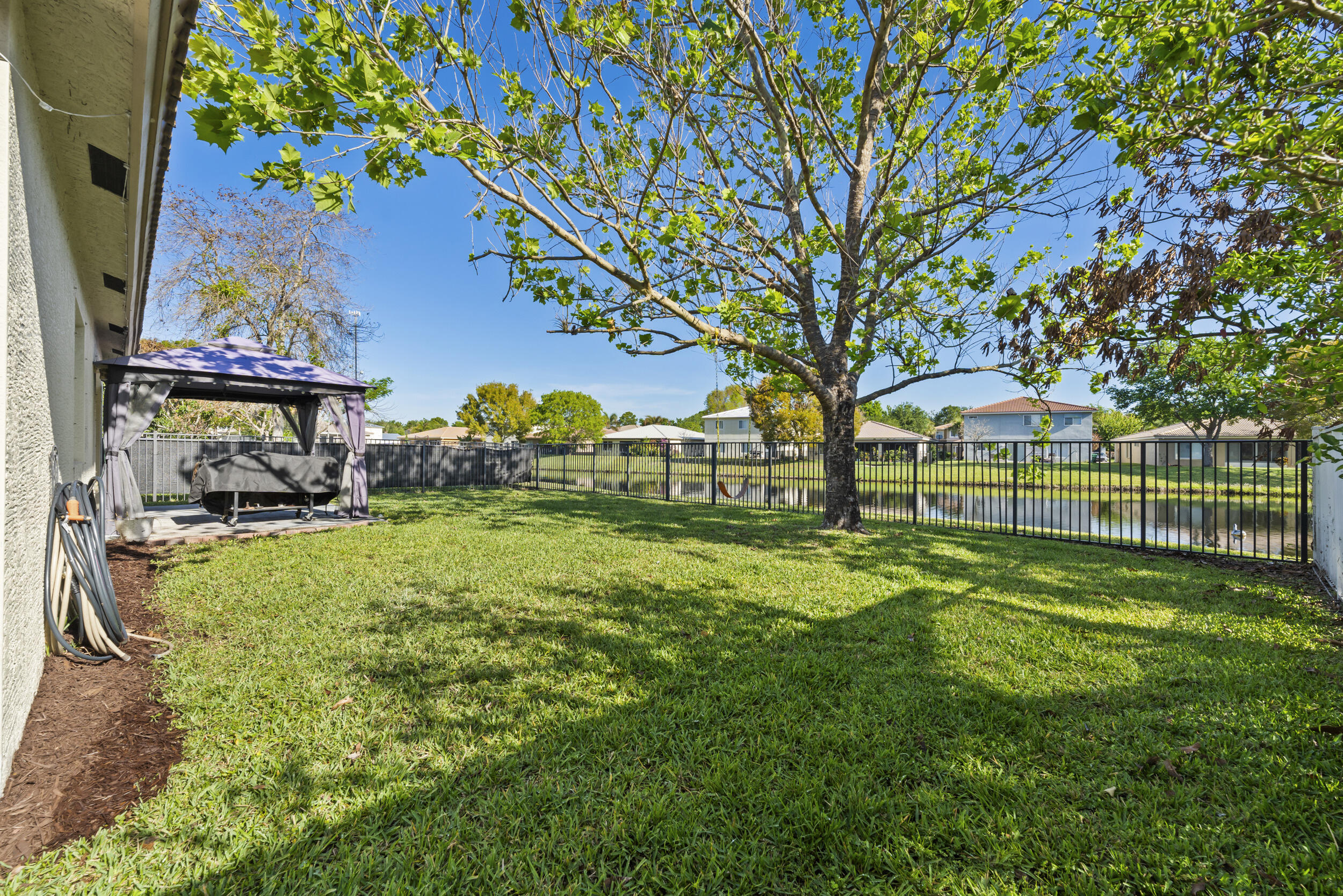 1899 Newport Isles Boulevard