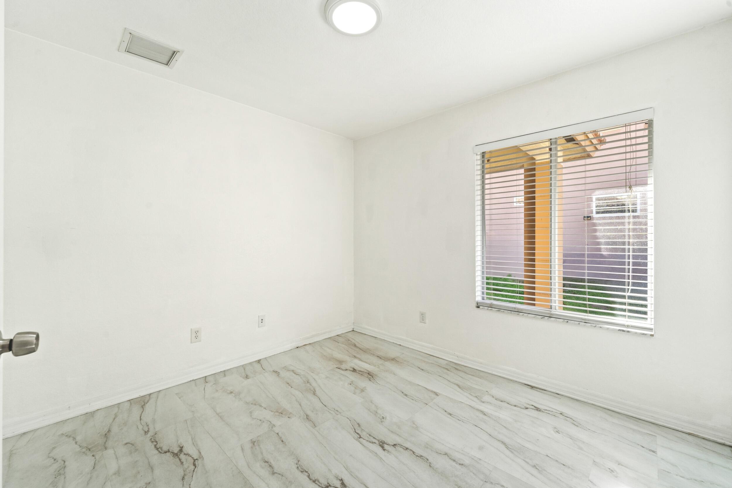 FIRST REPLAT OF PORTOFINO ISLES - Residential