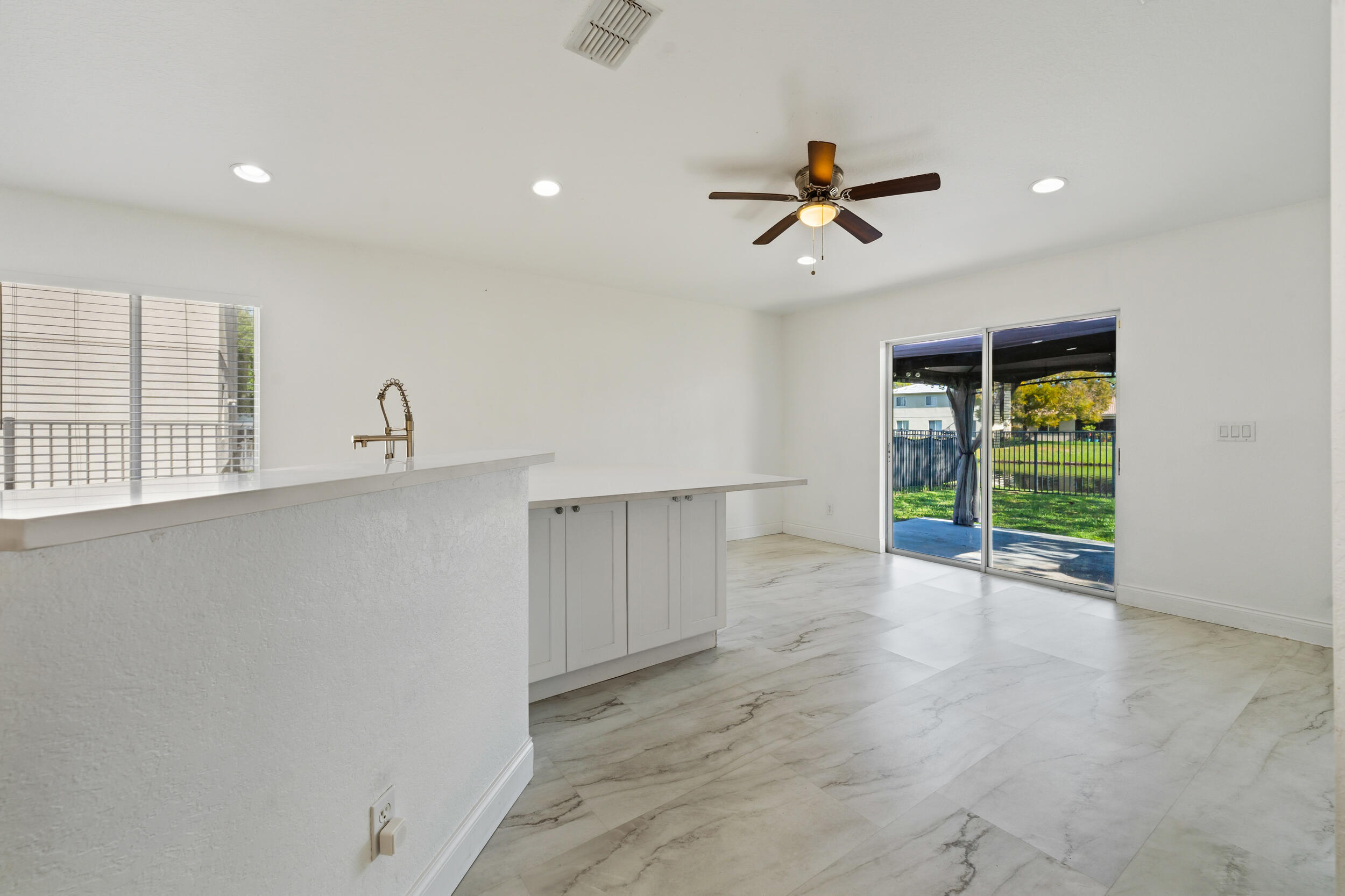 FIRST REPLAT OF PORTOFINO ISLES - Residential