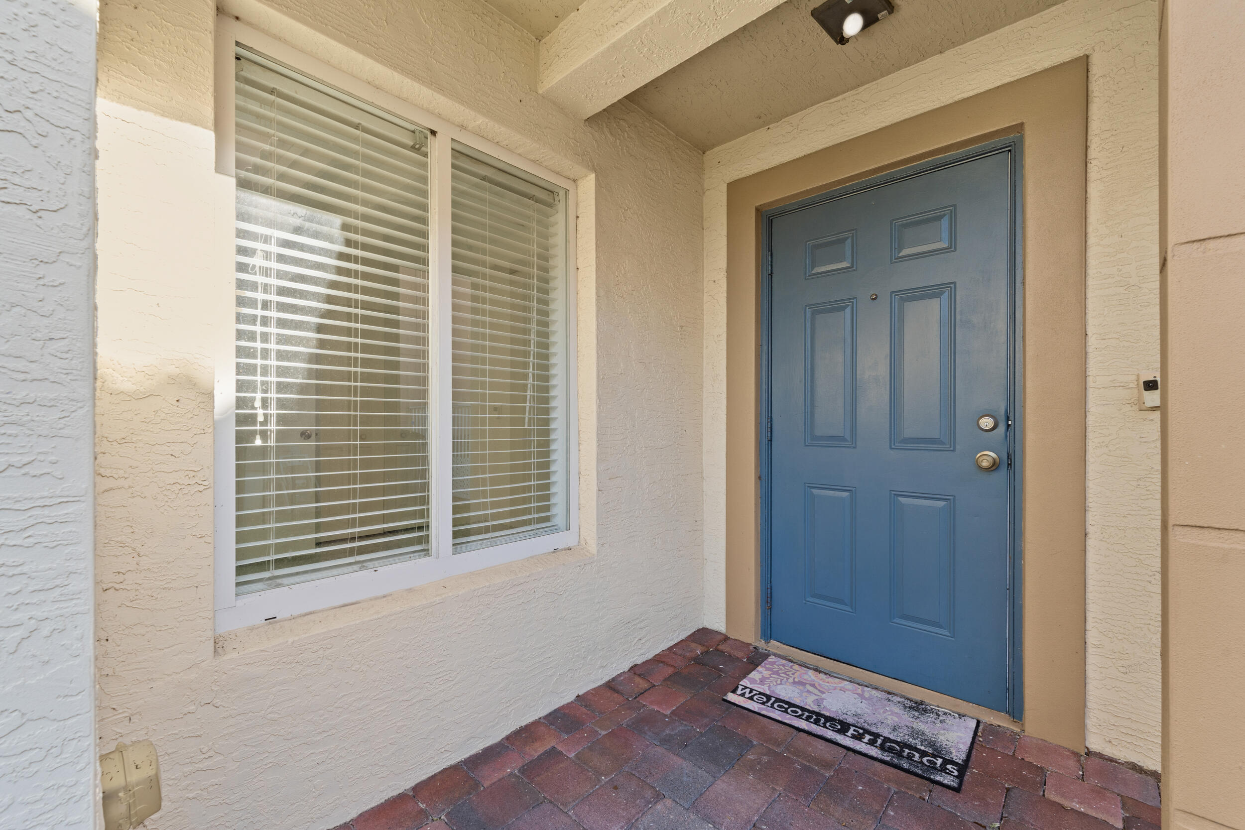 1899 Newport Isles Boulevard