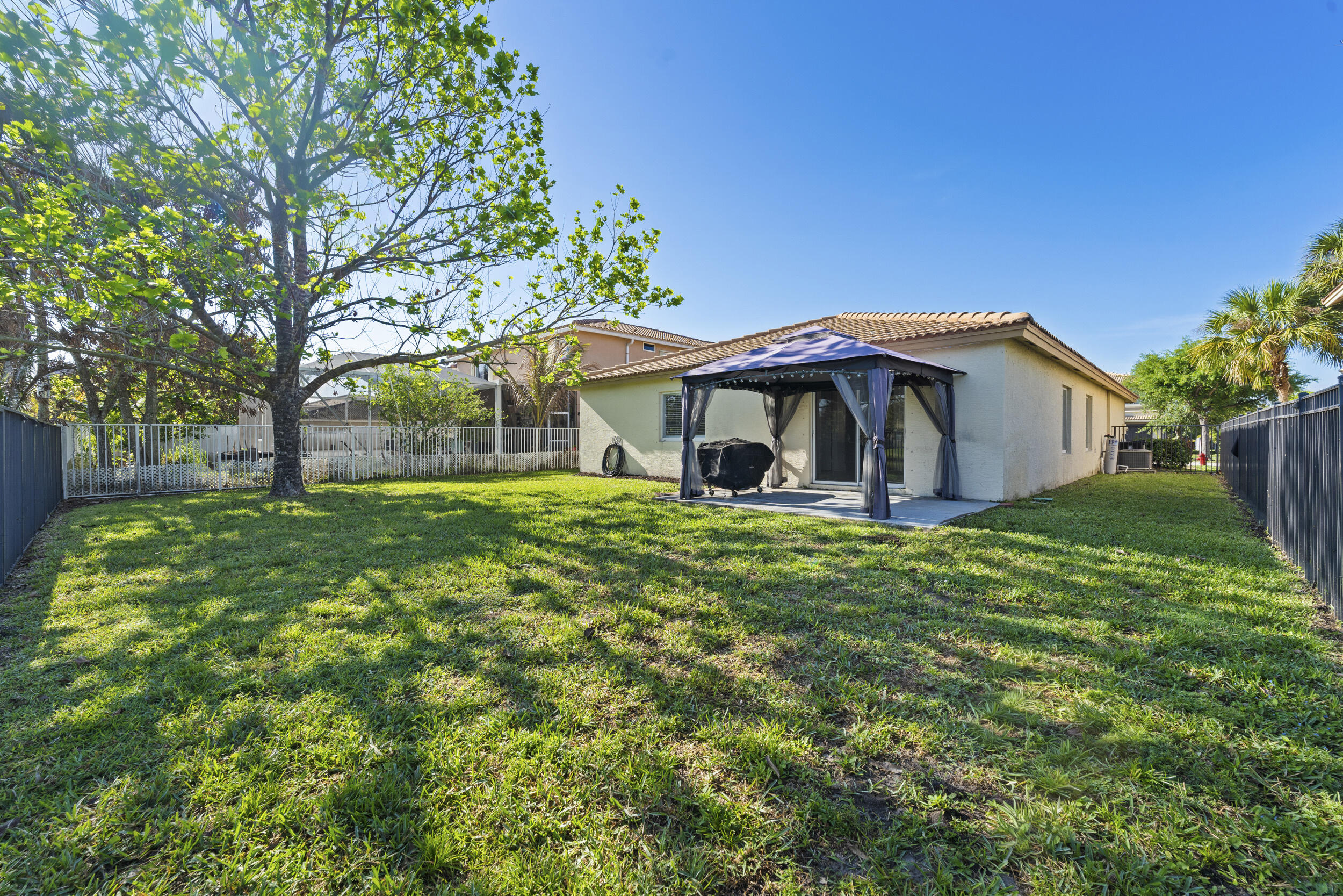FIRST REPLAT OF PORTOFINO ISLES - Residential