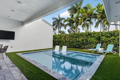 Tiny photo for 13241 Alton Road, Palm Beach Gardens, FL 33418 (MLS # B26089869)