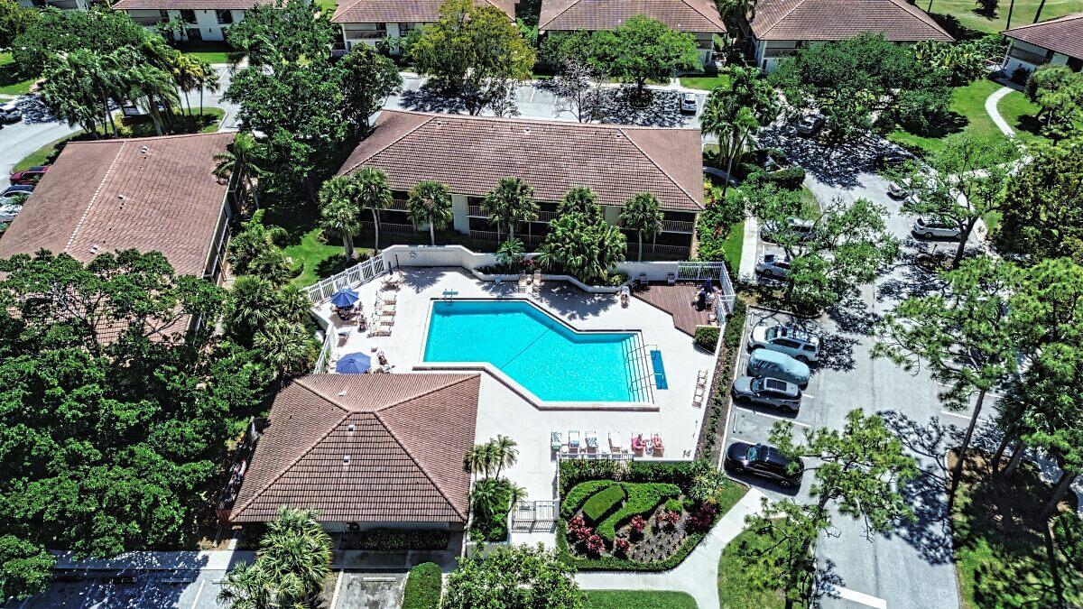 GOLF VILLAS CONDO - Residential