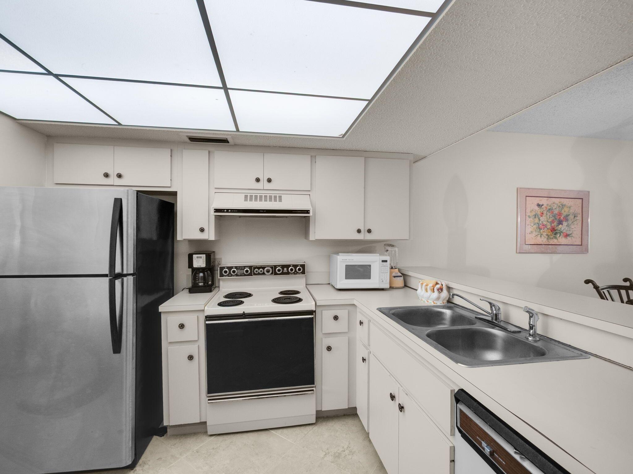 GOLF VILLAS CONDO - Residential