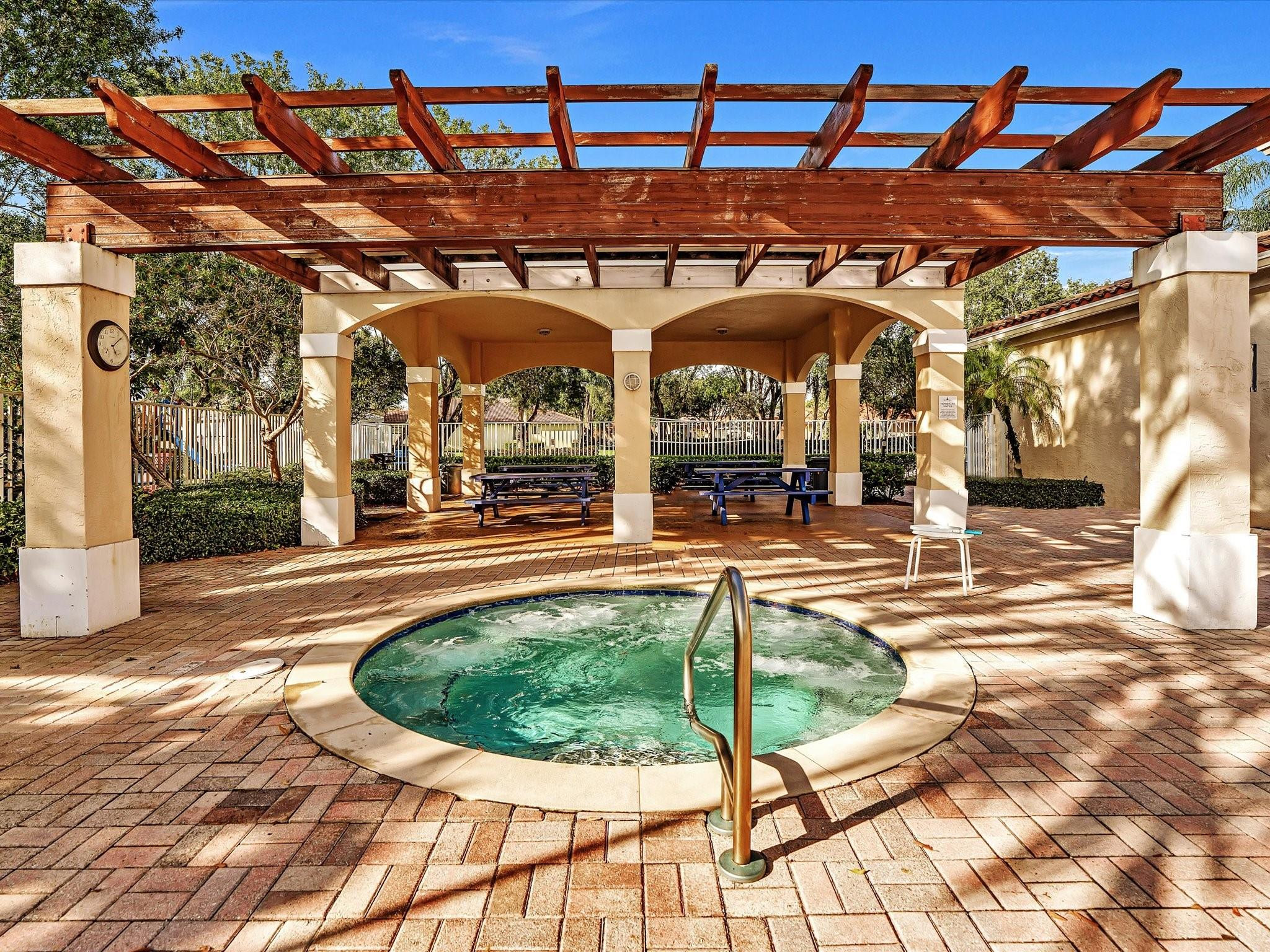 Regency Lakes At Coconut - Residential