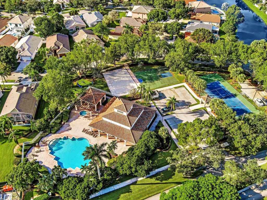 Regency Lakes At Coconut - Residential