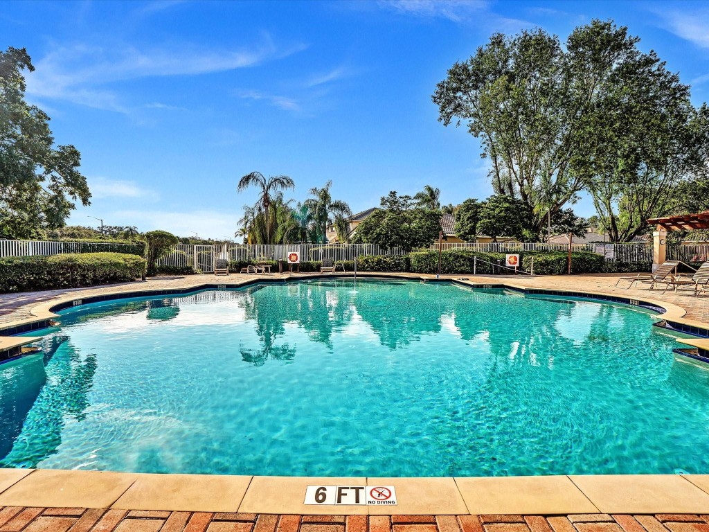 Regency Lakes At Coconut - Residential