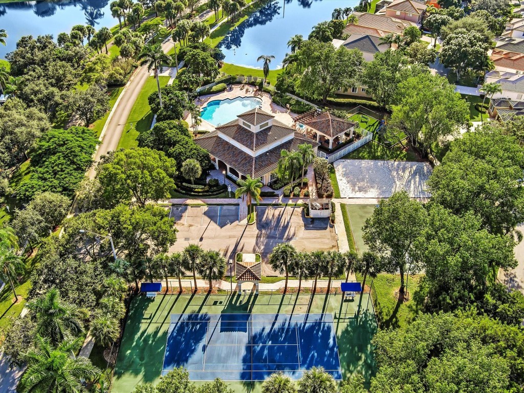 Regency Lakes At Coconut - Residential