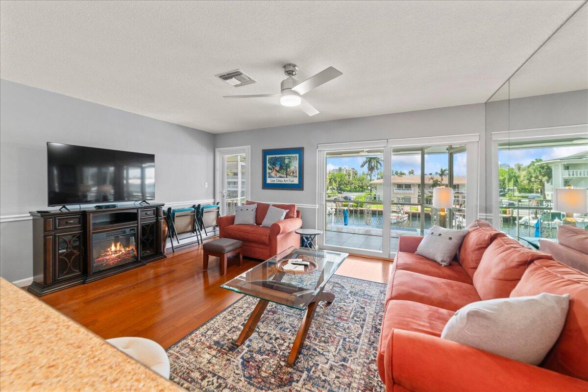 2864 NE 33rd Court 205