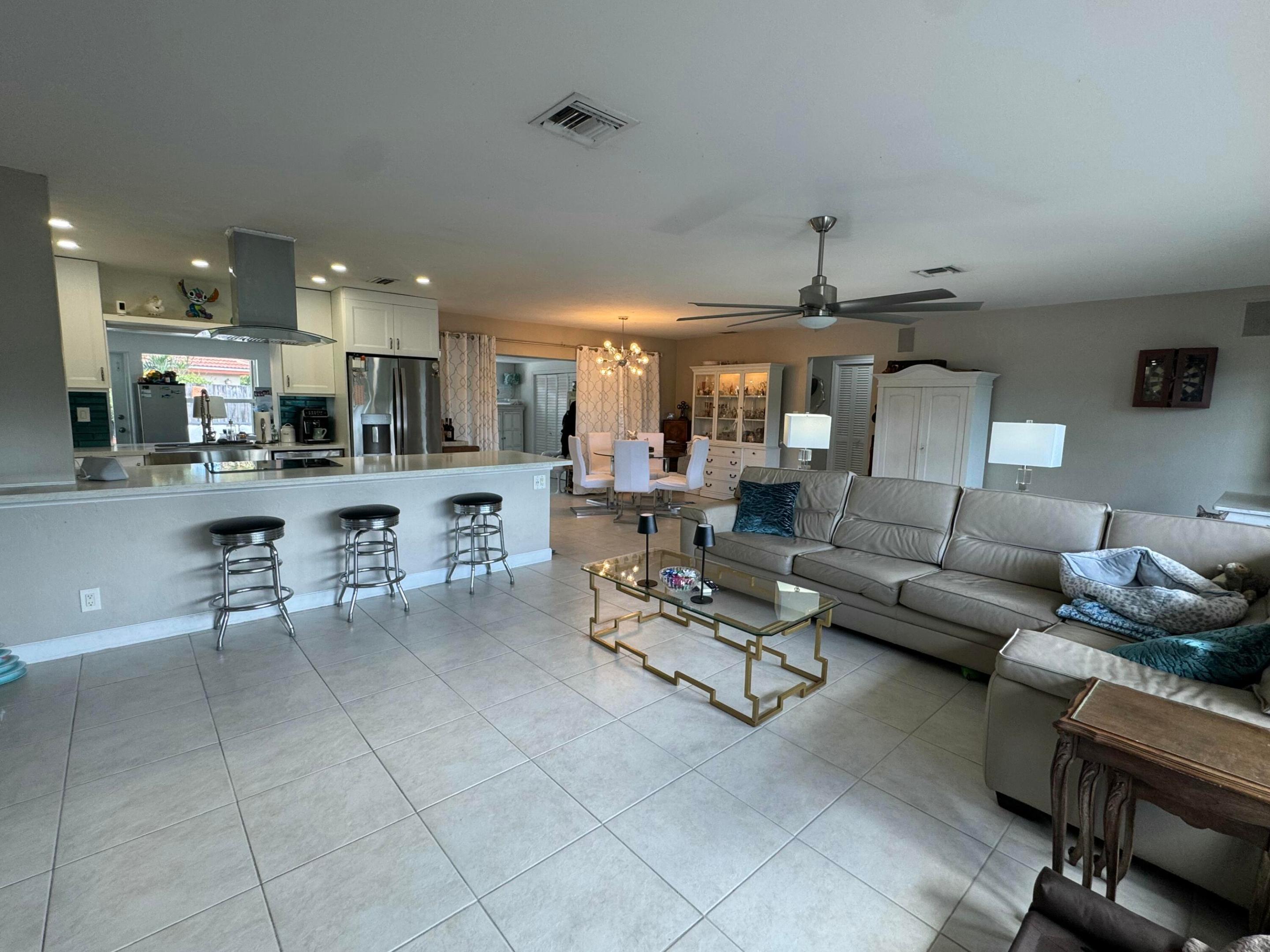 PARADISE PALMS UNIT 4 - Residential