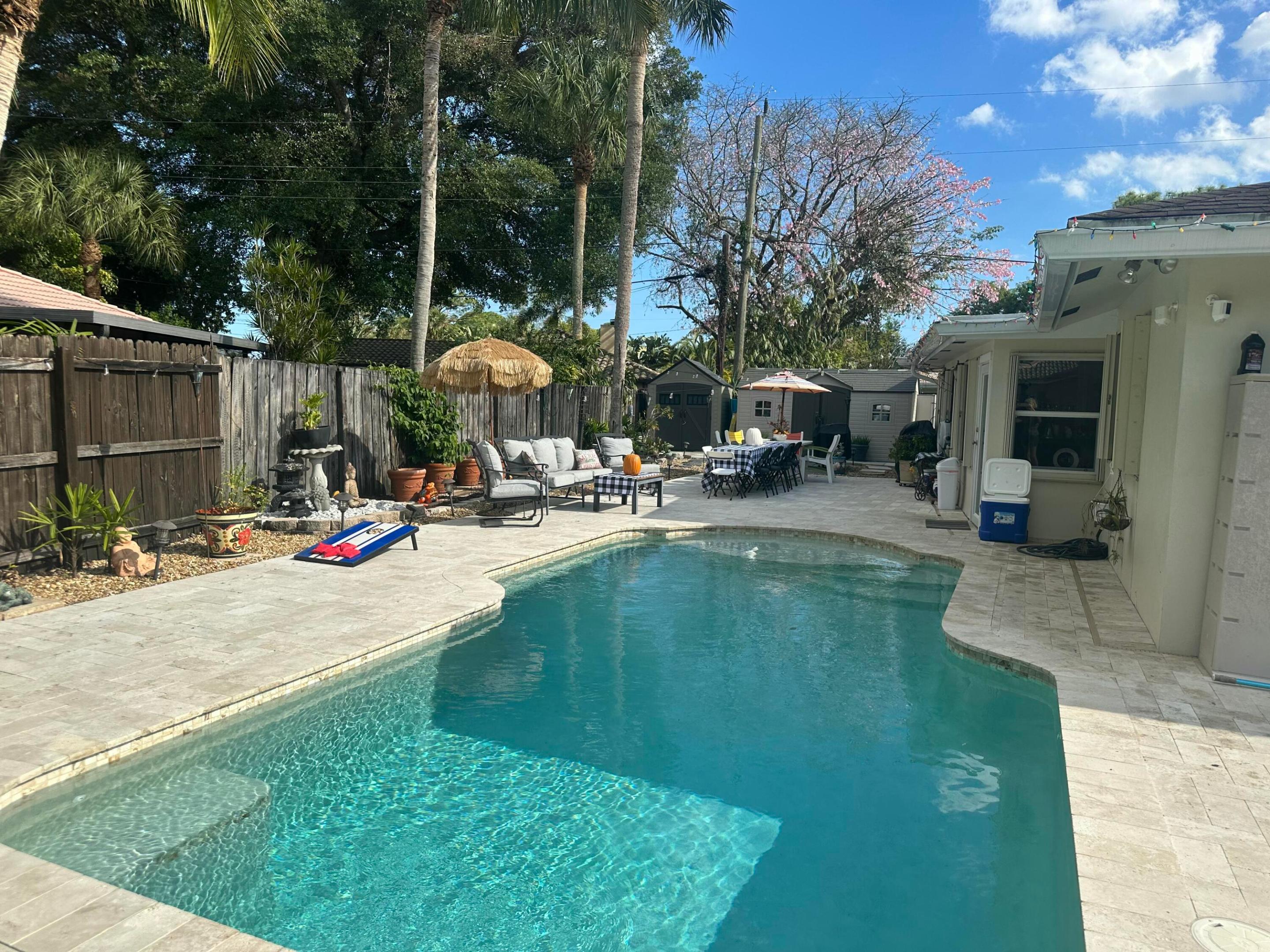 PARADISE PALMS UNIT 4 - Residential