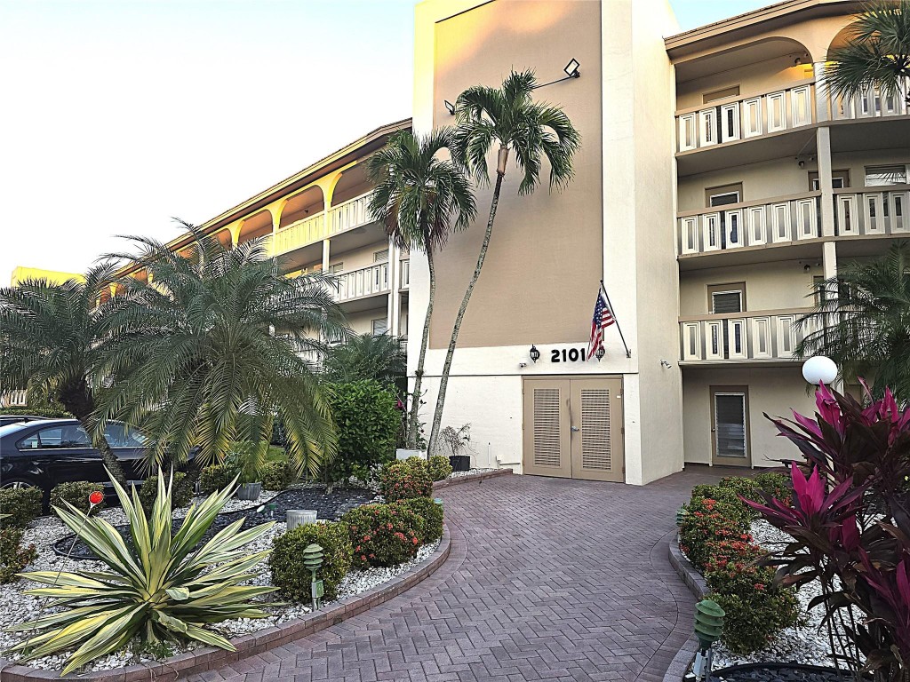 LUCAYA - Residential