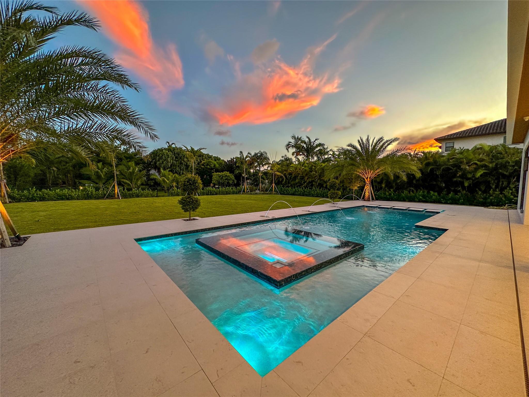 PARAGON ESTATES - Residential